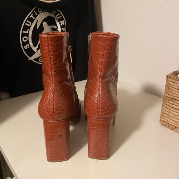 Cute Snakeskin Print Retro Boots - Picture 3 of 3